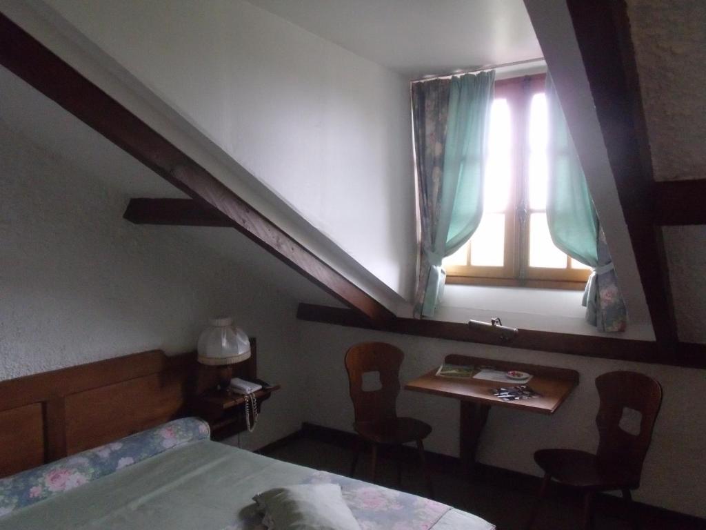 Hotel Restaurant L'Ecluse Antonne-et-Trigonant Kamer foto