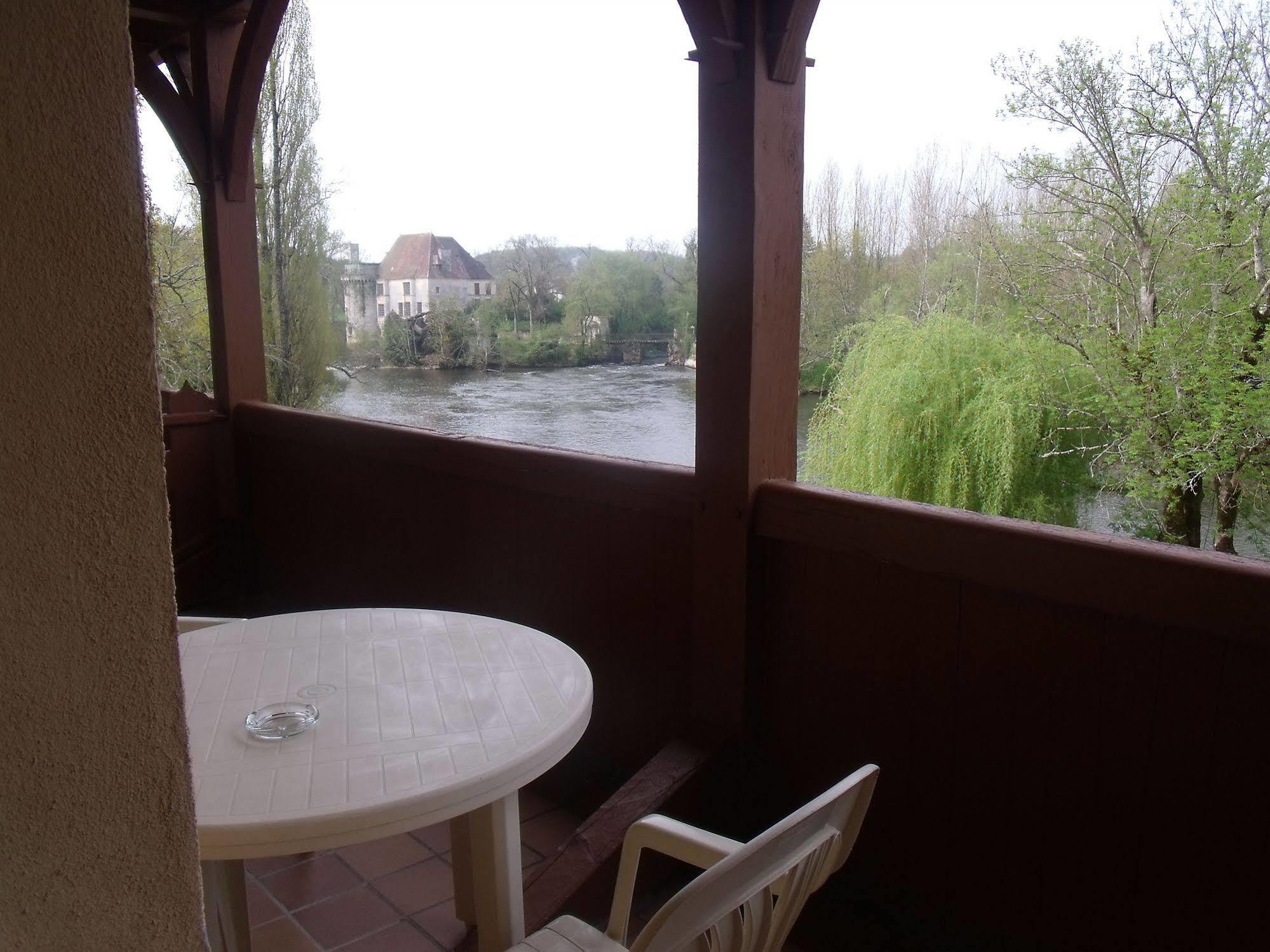 Hotel Restaurant L'Ecluse Antonne-et-Trigonant Buitenkant foto
