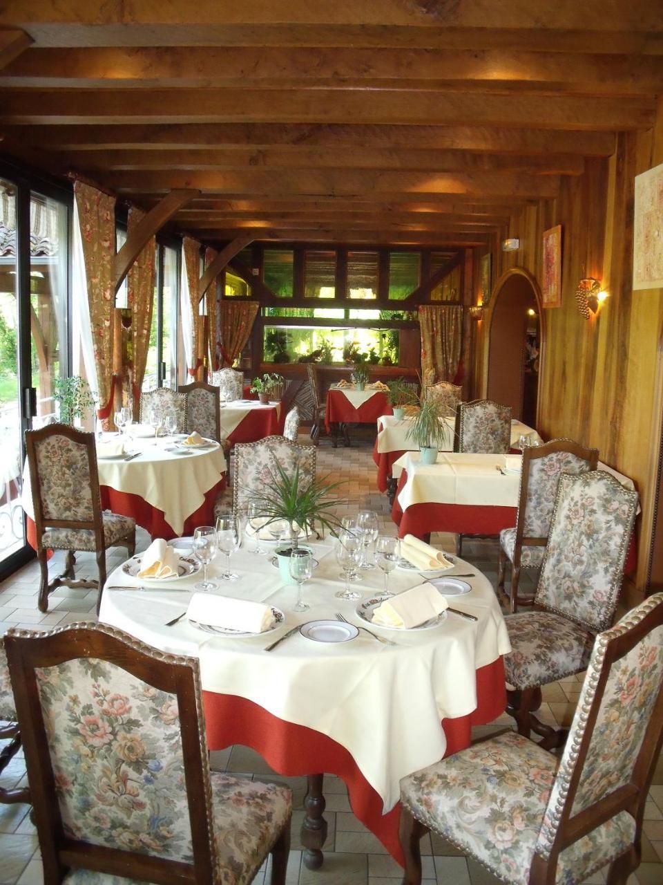 Hotel Restaurant L'Ecluse Antonne-et-Trigonant Buitenkant foto